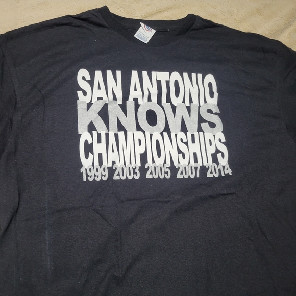 adidas Other - San Antonio Spurs Basketball NBA Championship tShirt, 2XL